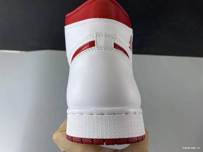 Jordan (2017) Retro Red Metallic 1 Air 555088-103 0704